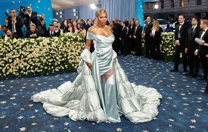 إكسسوارات مرصعة بالتفاصيل اللامعة من توقيع Roger Vivier تكمل أناقة نجمات حفل Met Gala